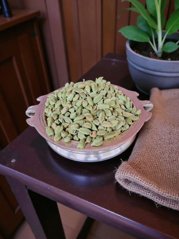 Idukki Green Cardamom    8mm Bold